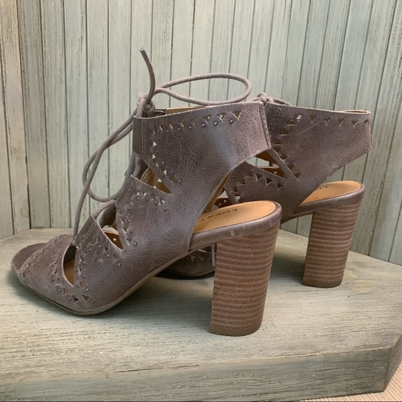 Lucky Brand Perforated Leather Block Heel 6M - Picture 6 of 11